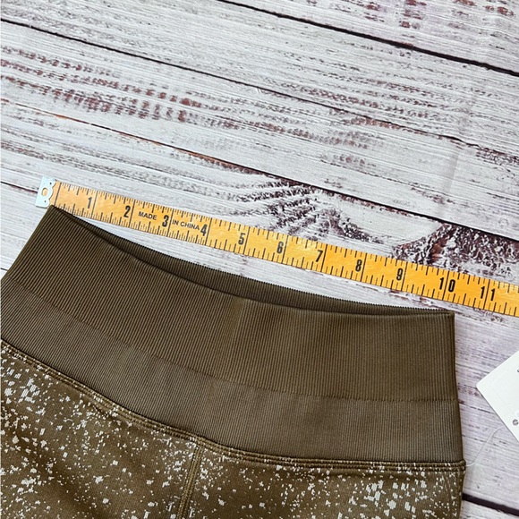 Lululemon Ebb to Street HR 8” Short - Picture 6 of 6